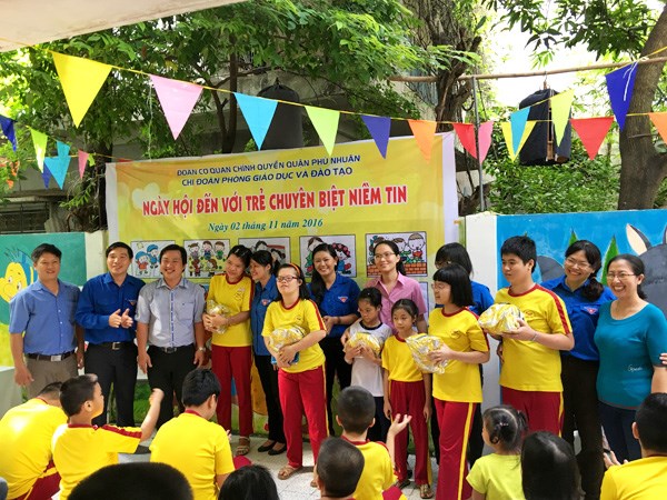 “ngày hội đến với trẻ chuyên biệt niềm tin” công trình thanh niên chi đoàn phòng giáo dục và đào tạo năm 2016